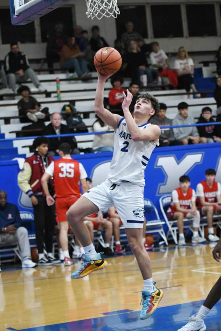 Coyotes just miss big upset over Sanger Apaches