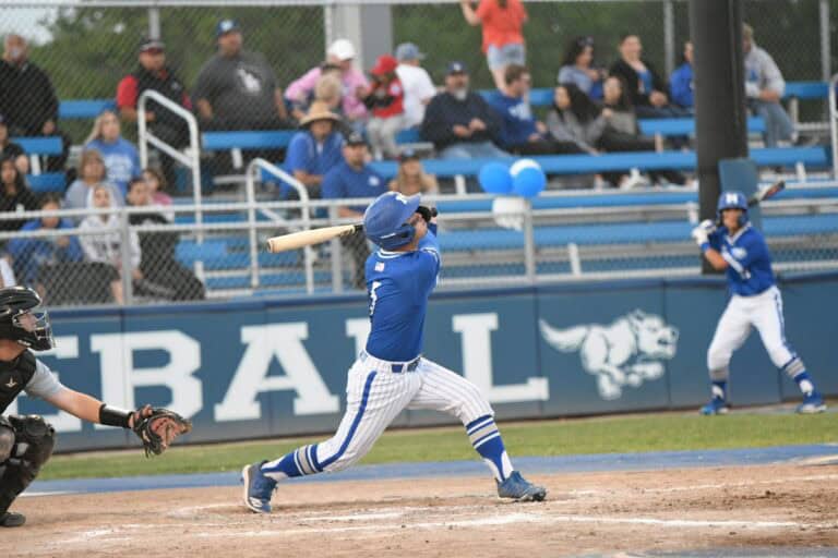 Coyotes honor seniors with win