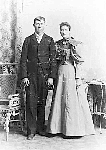 Photo of Sheriff Jasper Lewis, shown here, was helpless to prevent the jailhouse bee attack of 1915.