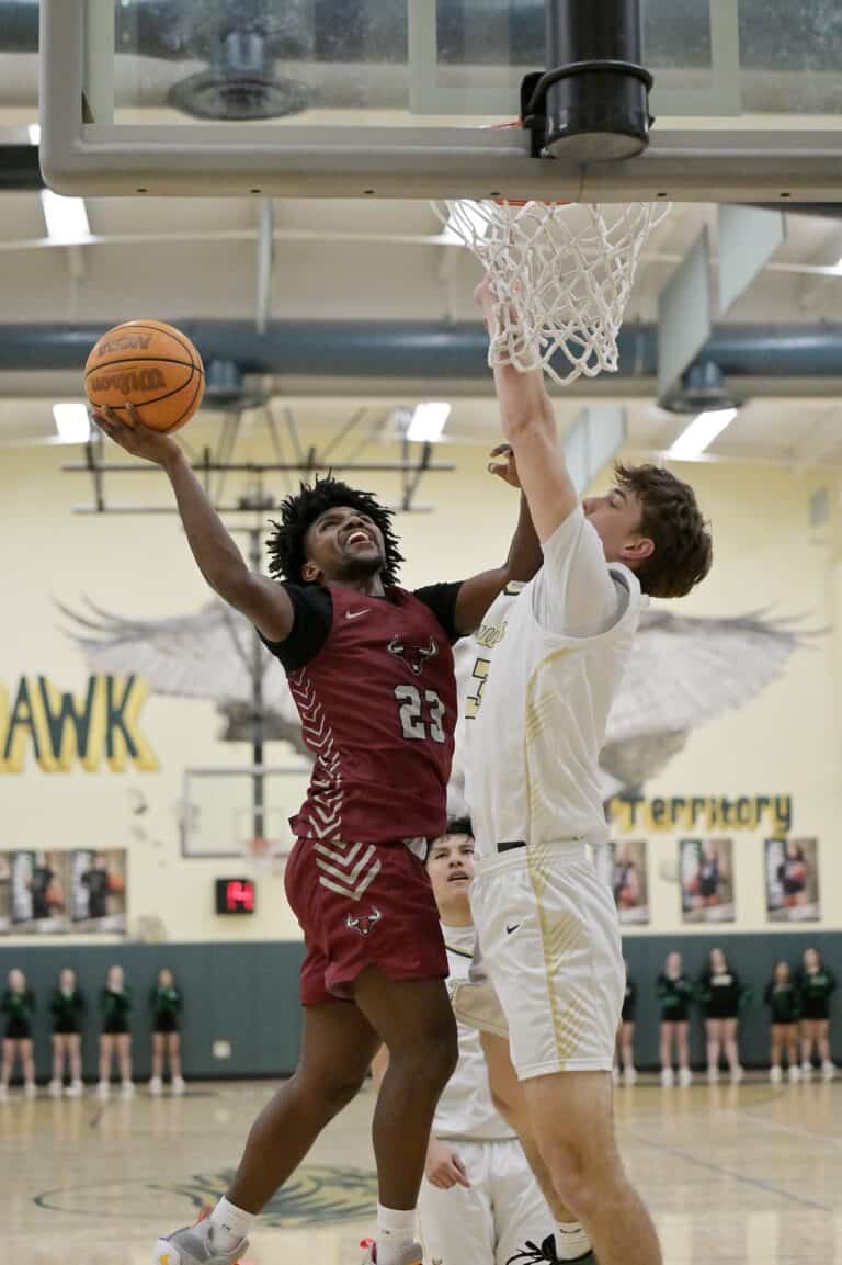 Toros come back for playoff win