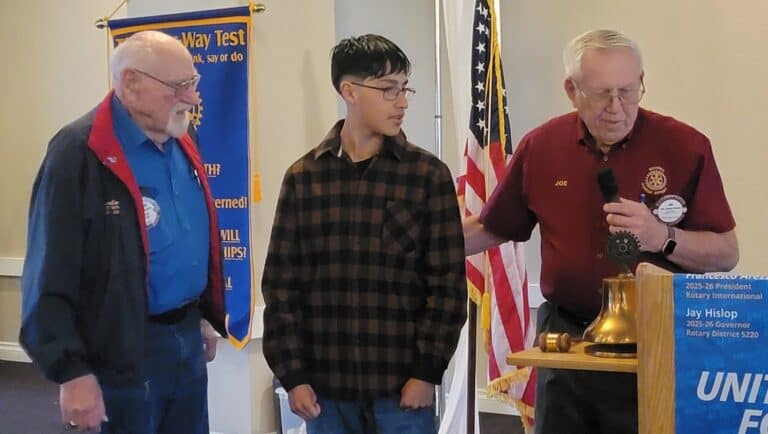 Sunrise Rotary honors middle school students