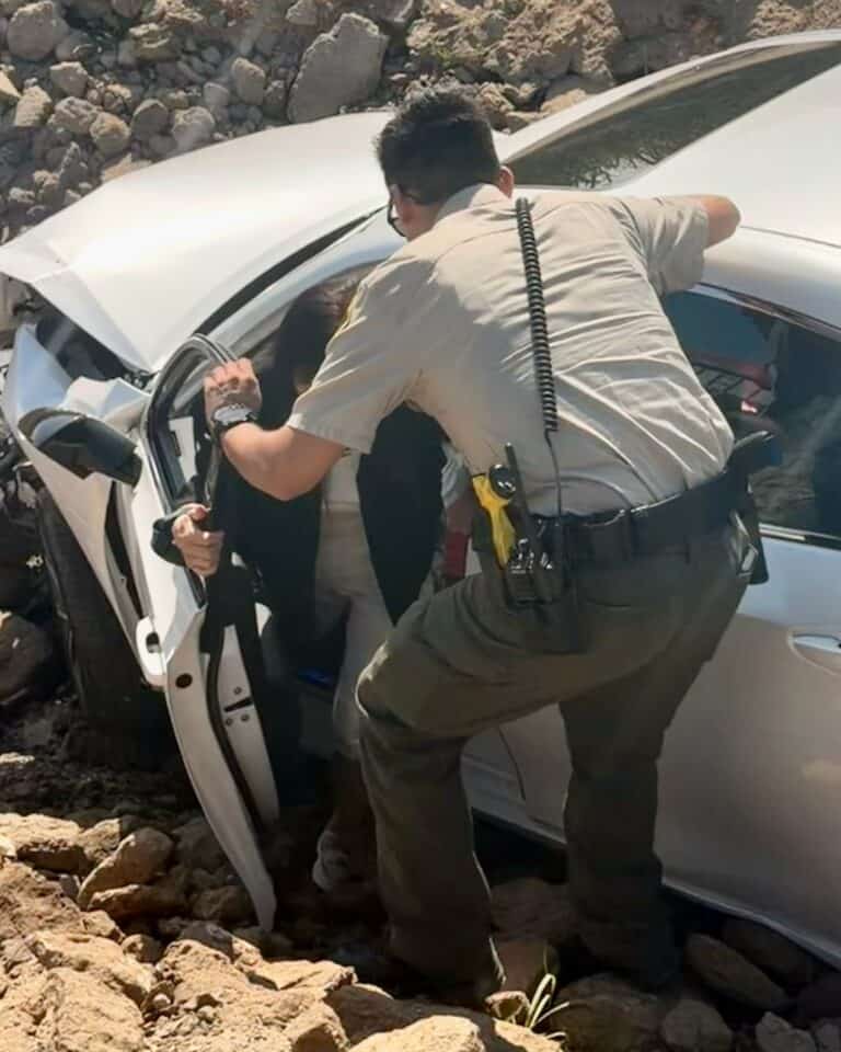 MCSO deputy helps in crash