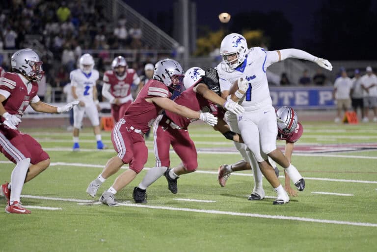 Coyotes rout Toros for rivalry victory