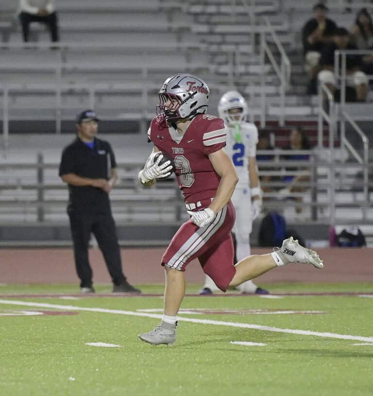 Warden leads Toros to victory