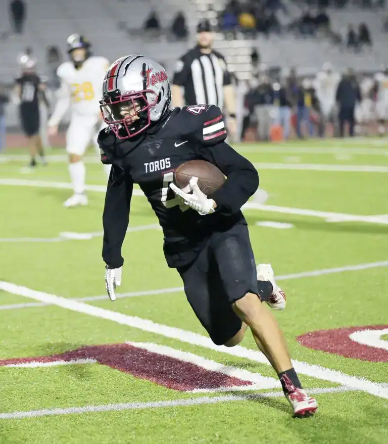 Torres upset bid falls on Sr. Night to Sunnyside