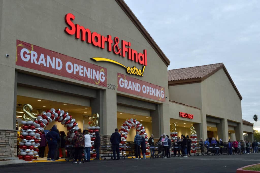 Smart & Final store opening in Madera with a large crowd and festive decorations.