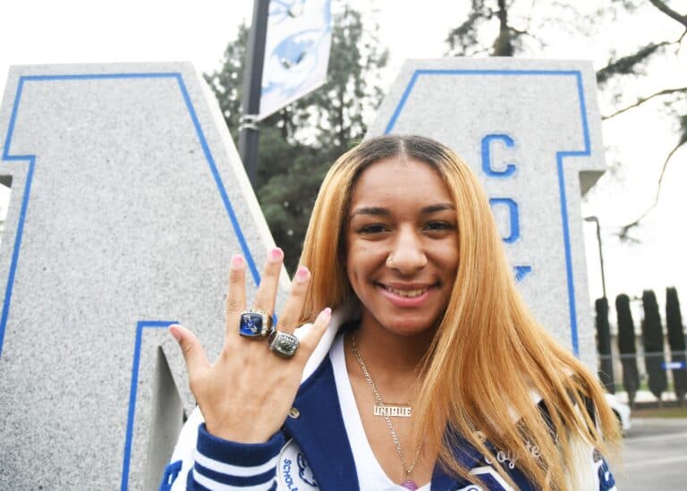 Valley Champ receives her ring