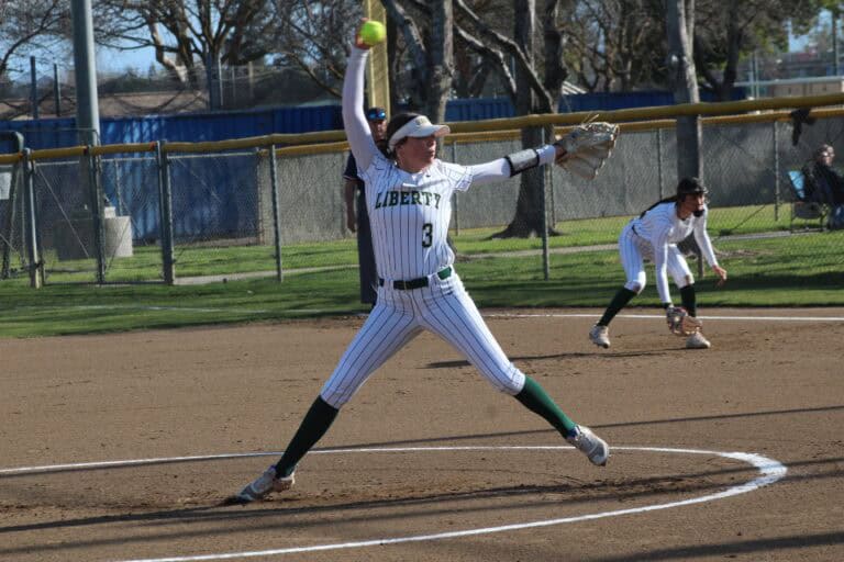 Hawks pick up pair of wins