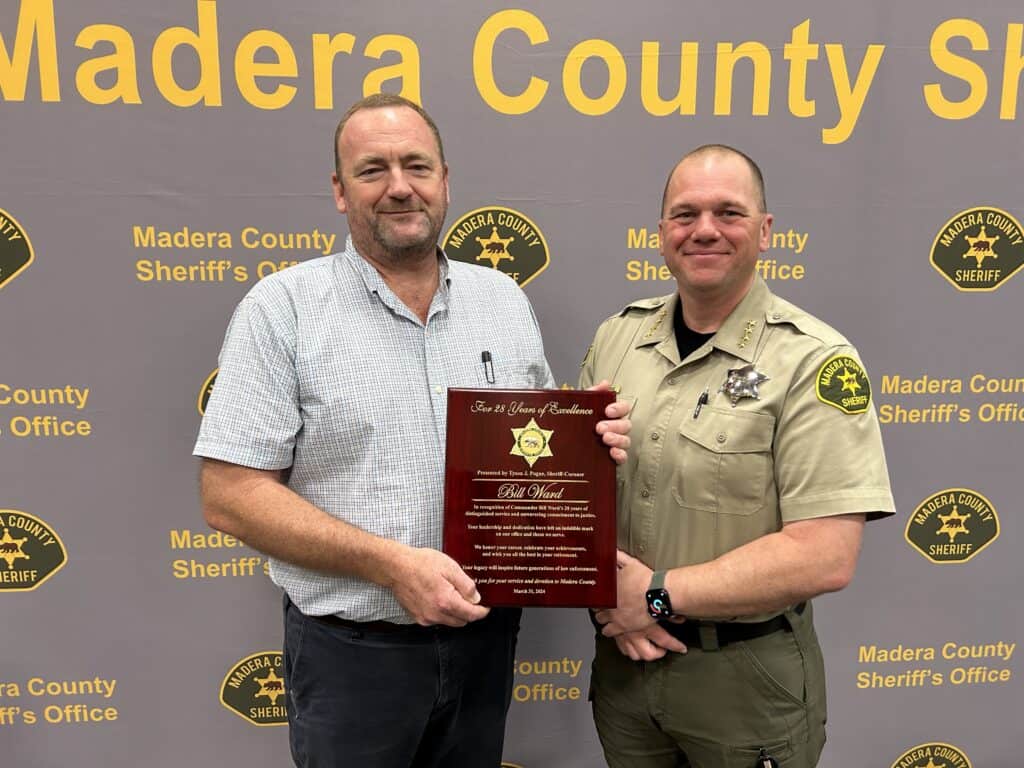 Sheriffs Office honors retiree Ward in recognition of dedicated service.