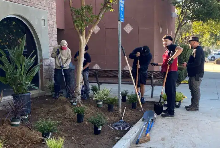 Lowe’s Hometowns Heroes beautifies Madera