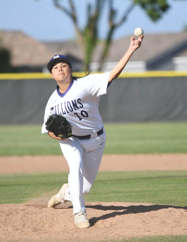 Mistakes help stop Stallions’ streak
