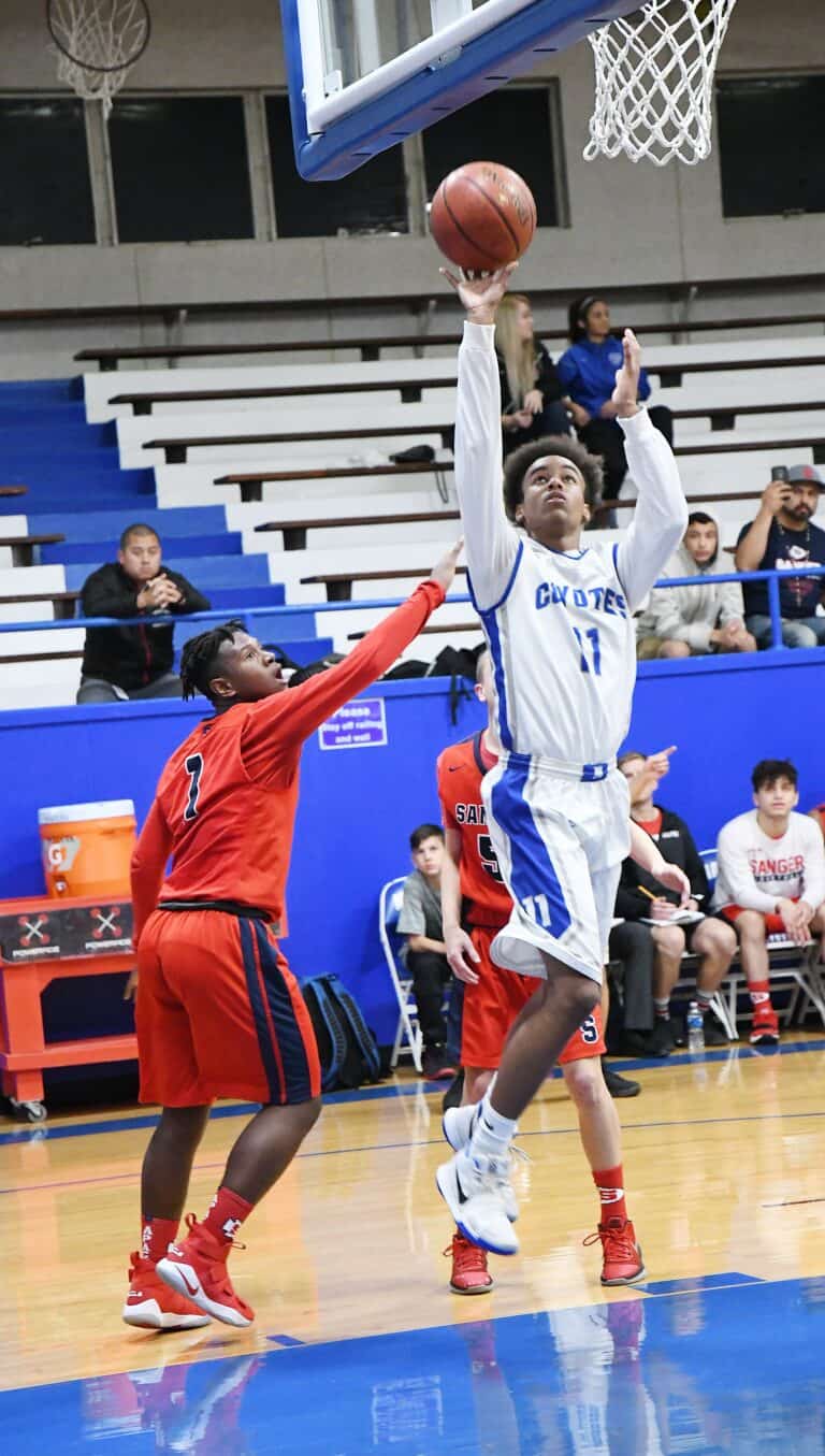Coyotes bounce back for win