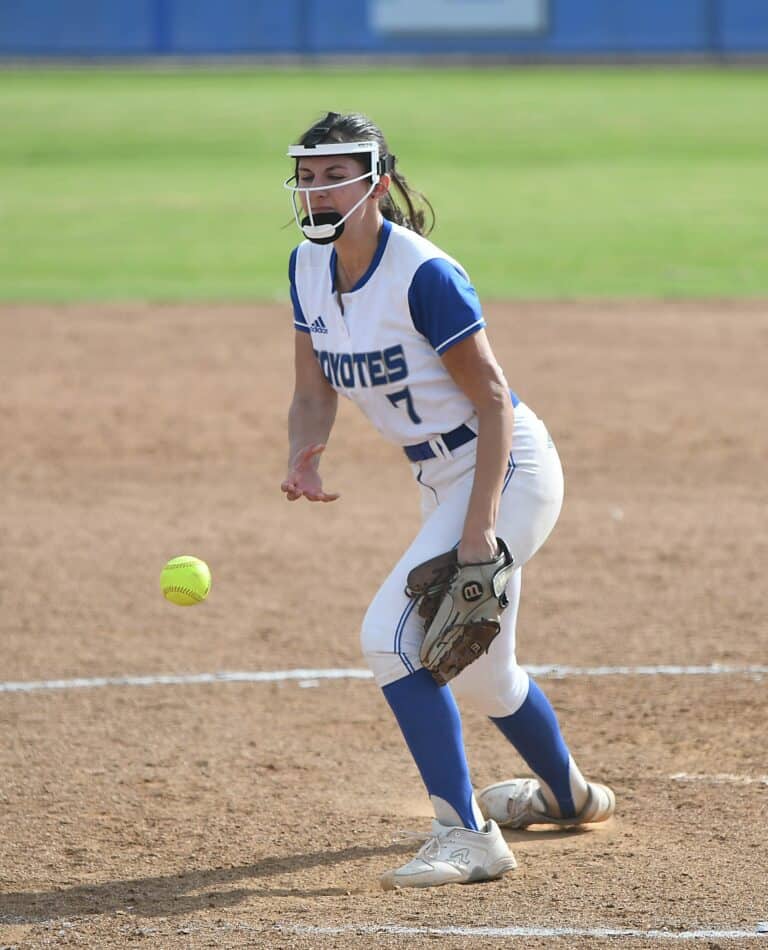 Coyotes hold off Knights for win